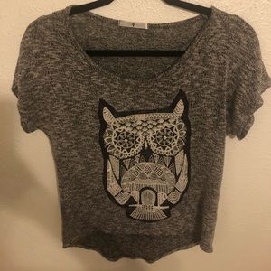 Beautiful owl embroidered airy shirt.